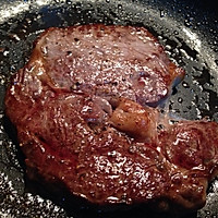 煎牛排的做法_【图解】煎牛排怎么做好吃_煎牛排_家常