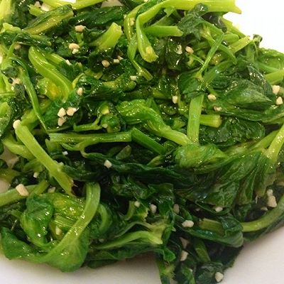 蒜蓉炒大豆苗的做法_【图解】蒜蓉炒大豆苗怎么做好吃