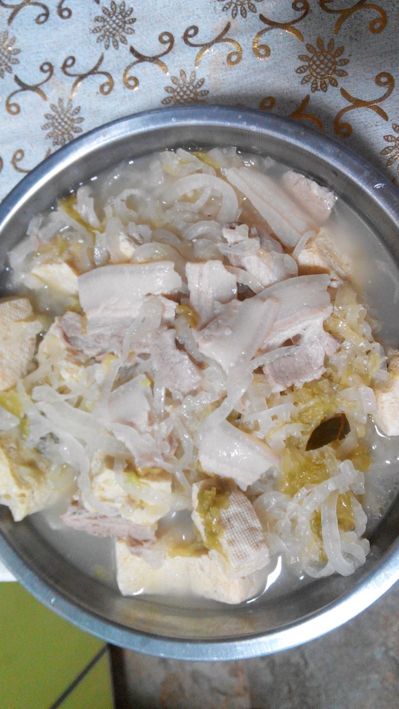 东北酸菜系列——酸菜炖冻豆腐