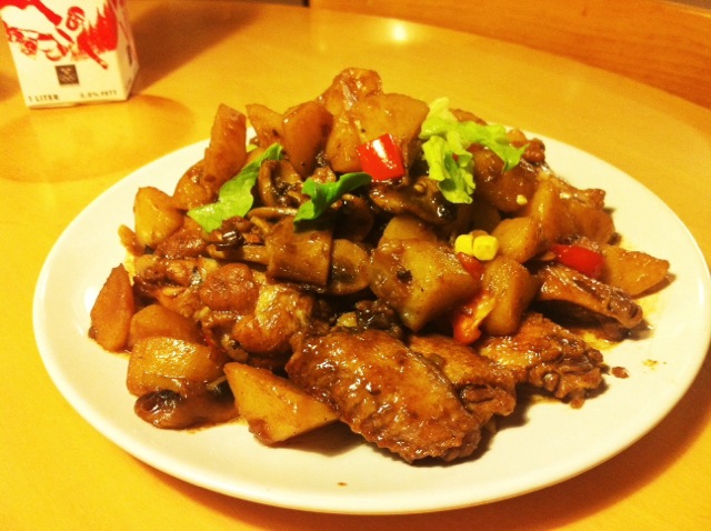 土豆蘑菇烧鸡翅的做法_【图解】土豆蘑菇烧鸡翅怎么做好吃_穆