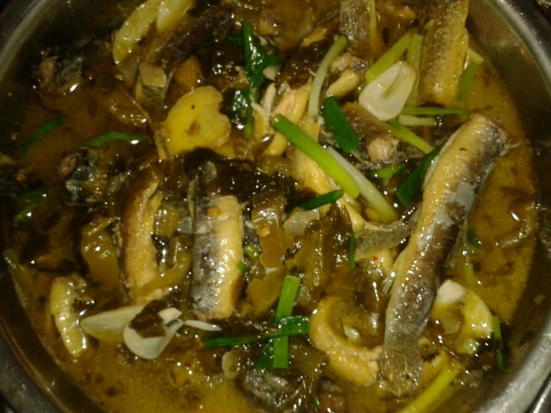 料 酸菜,泡辣椒,姜,蒜一斤半 酸辣泥鳅的做法步骤 本