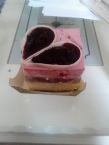 双色草莓小蛋糕