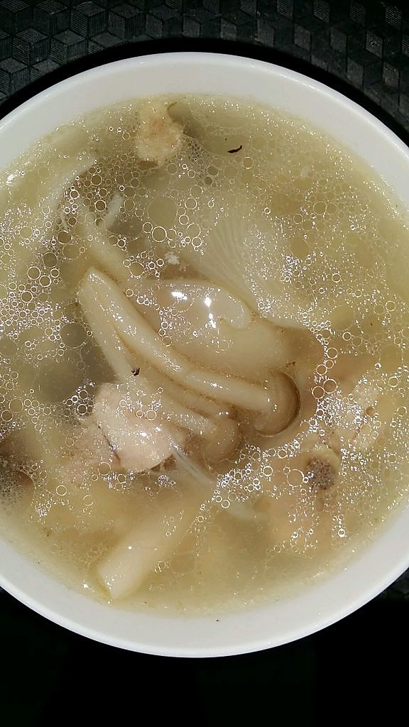 大棒骨蘑菇汤的做法