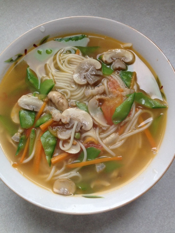 西红柿蘑菇肉丝面