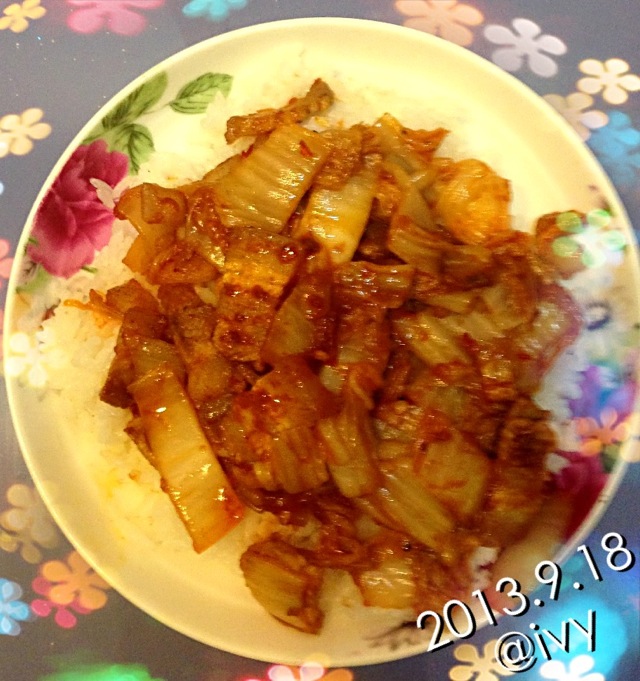 辣白菜五花肉盖浇饭