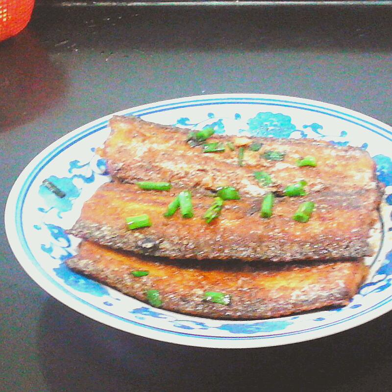 油煎带鱼