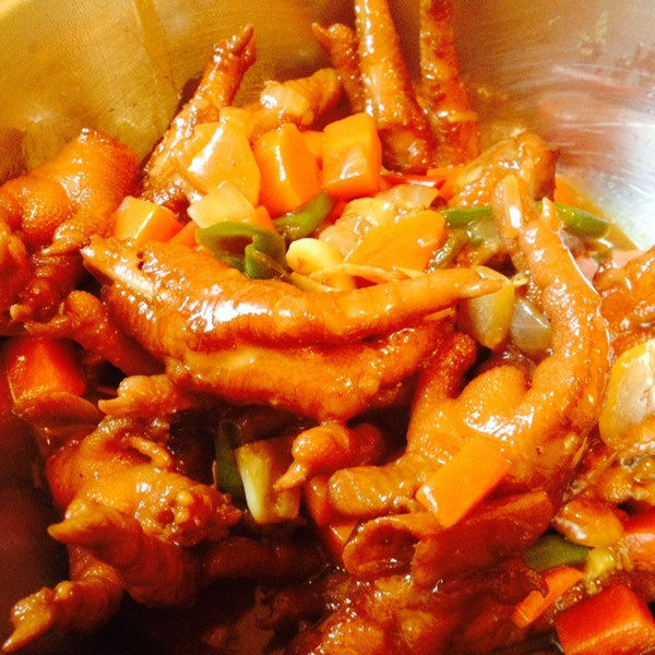 2015-05-08用料鸡爪糖盐味极鲜辣椒老抽葱姜蒜绿图片炖鱼大米饭酱油图片