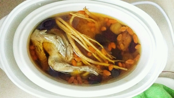 花胶乳鸽孕大补汤(孕产妇专用)世界遗产四川大熊猫图片