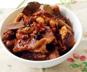 麻辣牛酸菜的排骨_【图解】麻辣牛做法做好吃_牛压排骨能用火烧板吗图片