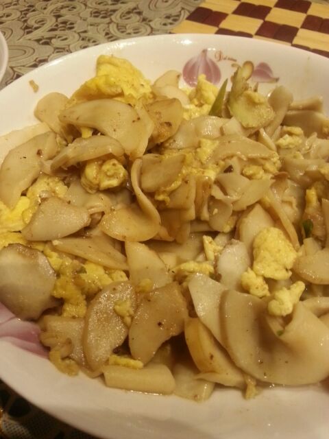 鸡腿菇炒鸡蛋