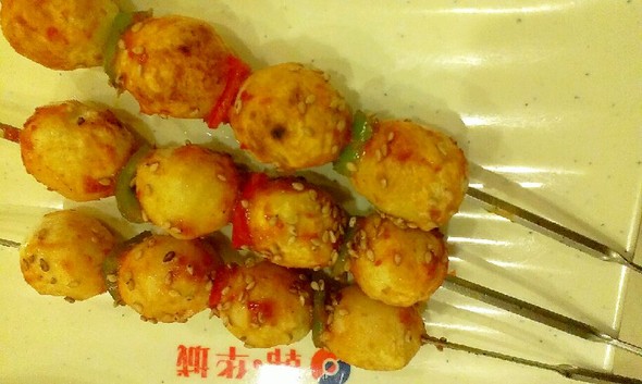 三彩鱼丸串