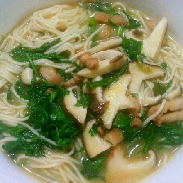 茼蒿香菇肉丝面