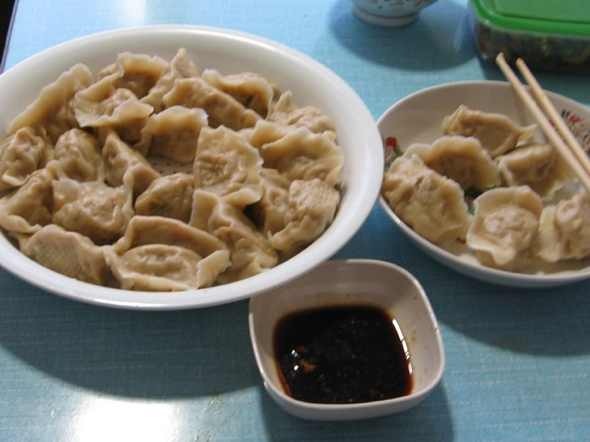 晚上吃饺子