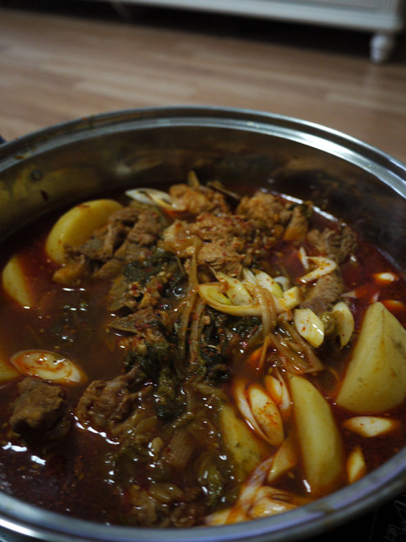 韩式排骨土豆汤