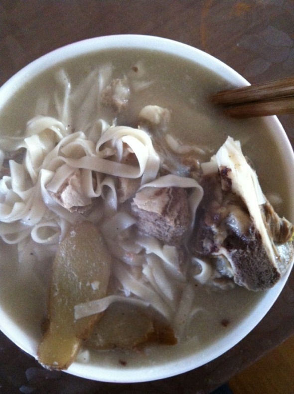 骨头汤面条