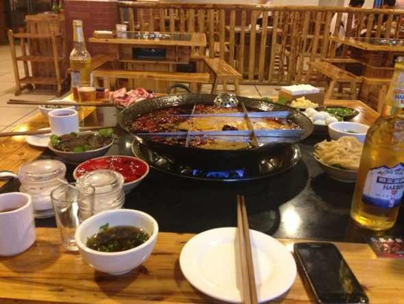 九格火锅配啤酒
