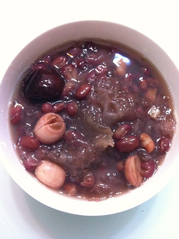 红豆银耳莲子羹