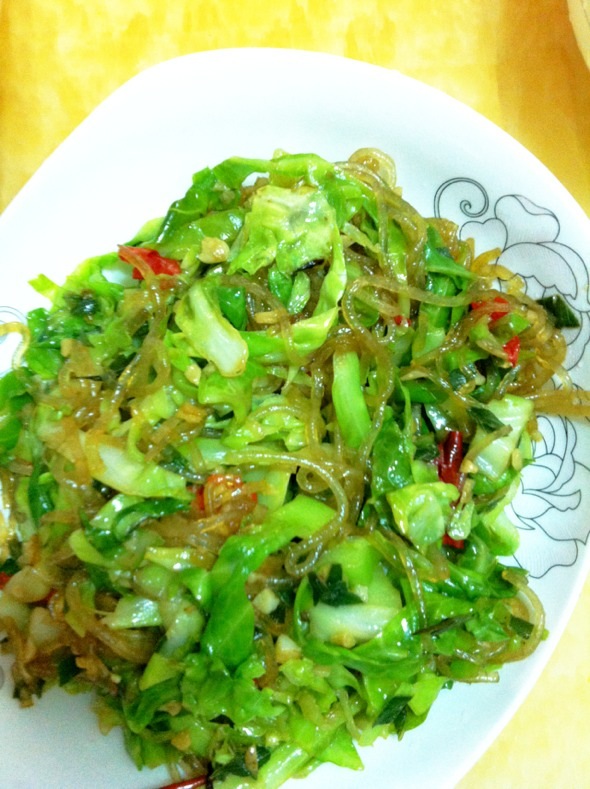 莲花白炒粉条