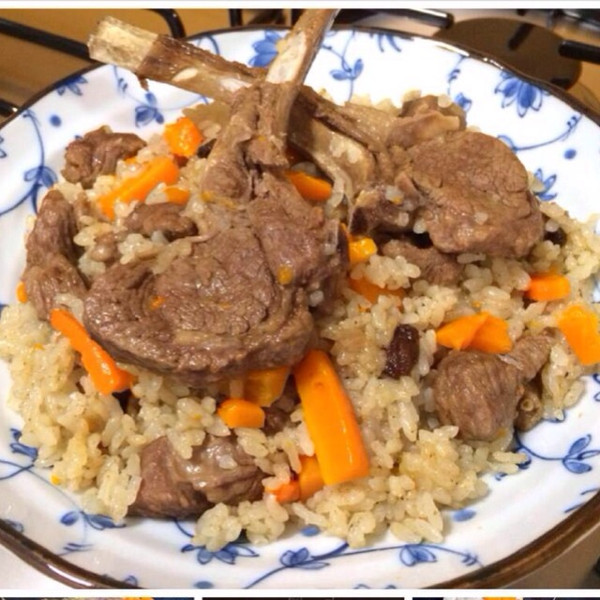 新疆羊肉手抓饭