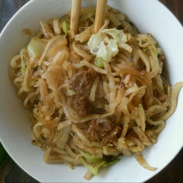 家常肉丝炒饼