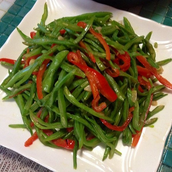 浏览 喜欢 喜欢 清炒扁豆丝 蒜末,红椒,扁豆丝
