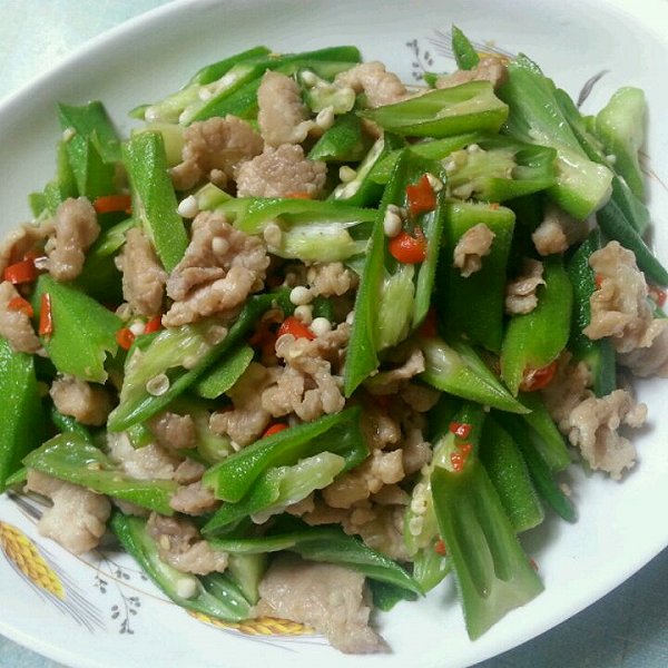 秋葵炒肉丝