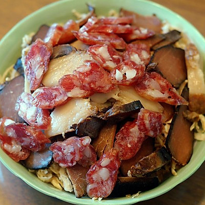 萝卜丝蒸腊肉