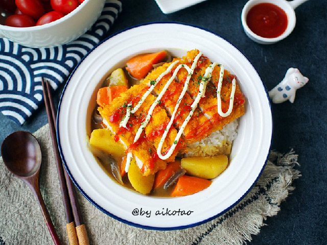 咖喱猪排饭,图片来自豆果达人 aiko淘
